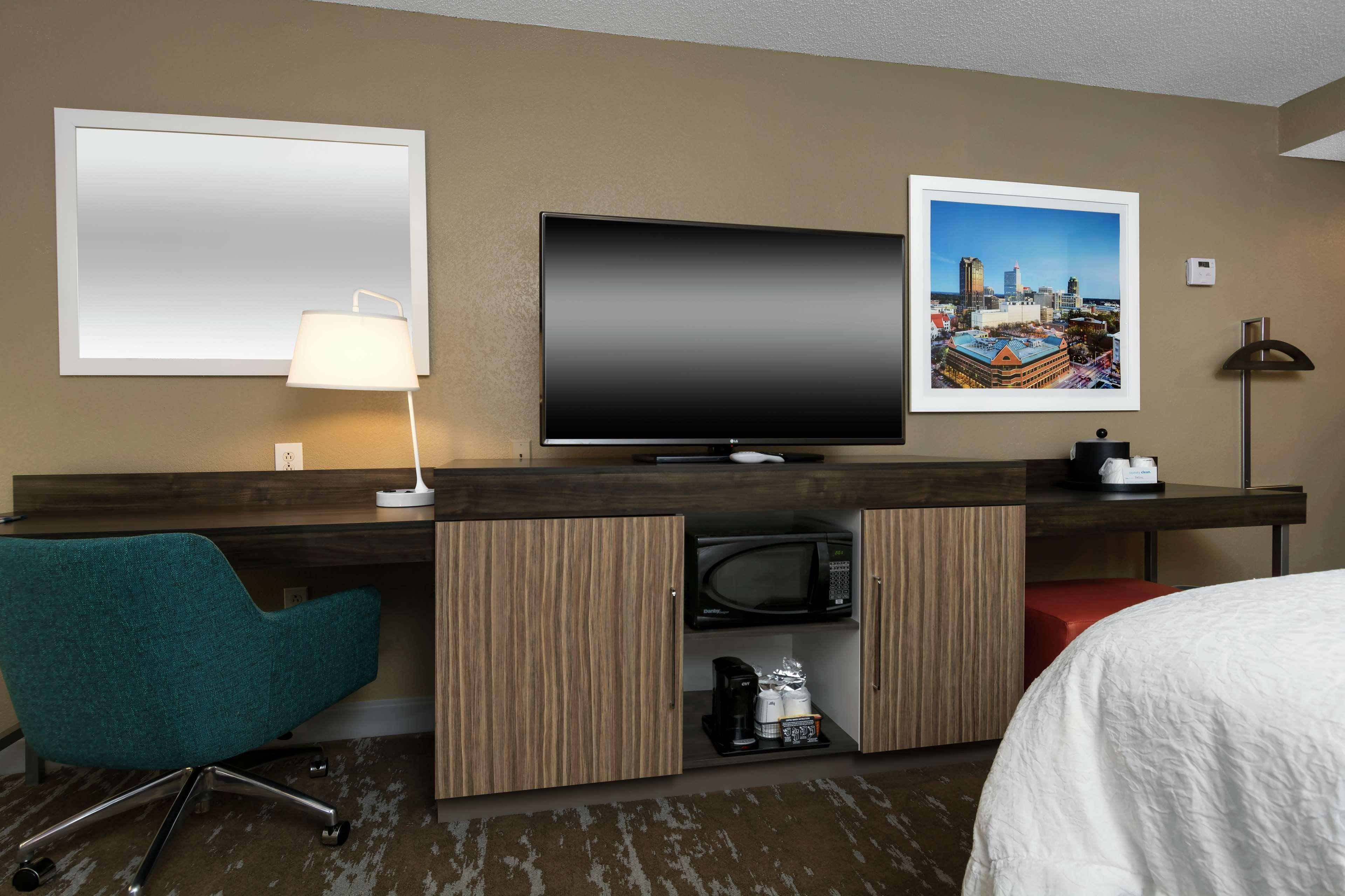Hampton Inn & Suites Raleigh Cary Lenovo Center Luaran gambar