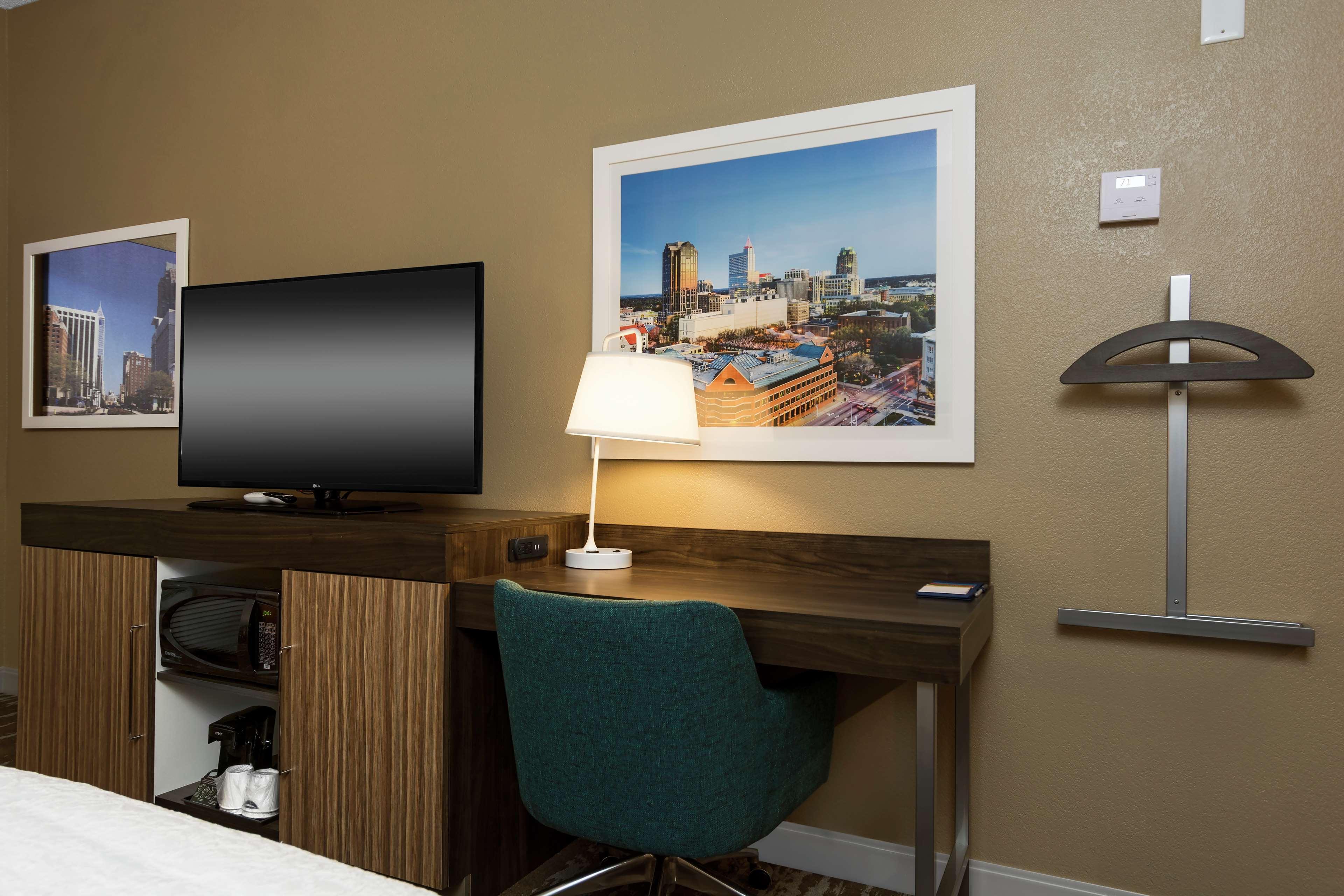 Hampton Inn & Suites Raleigh Cary Lenovo Center Luaran gambar