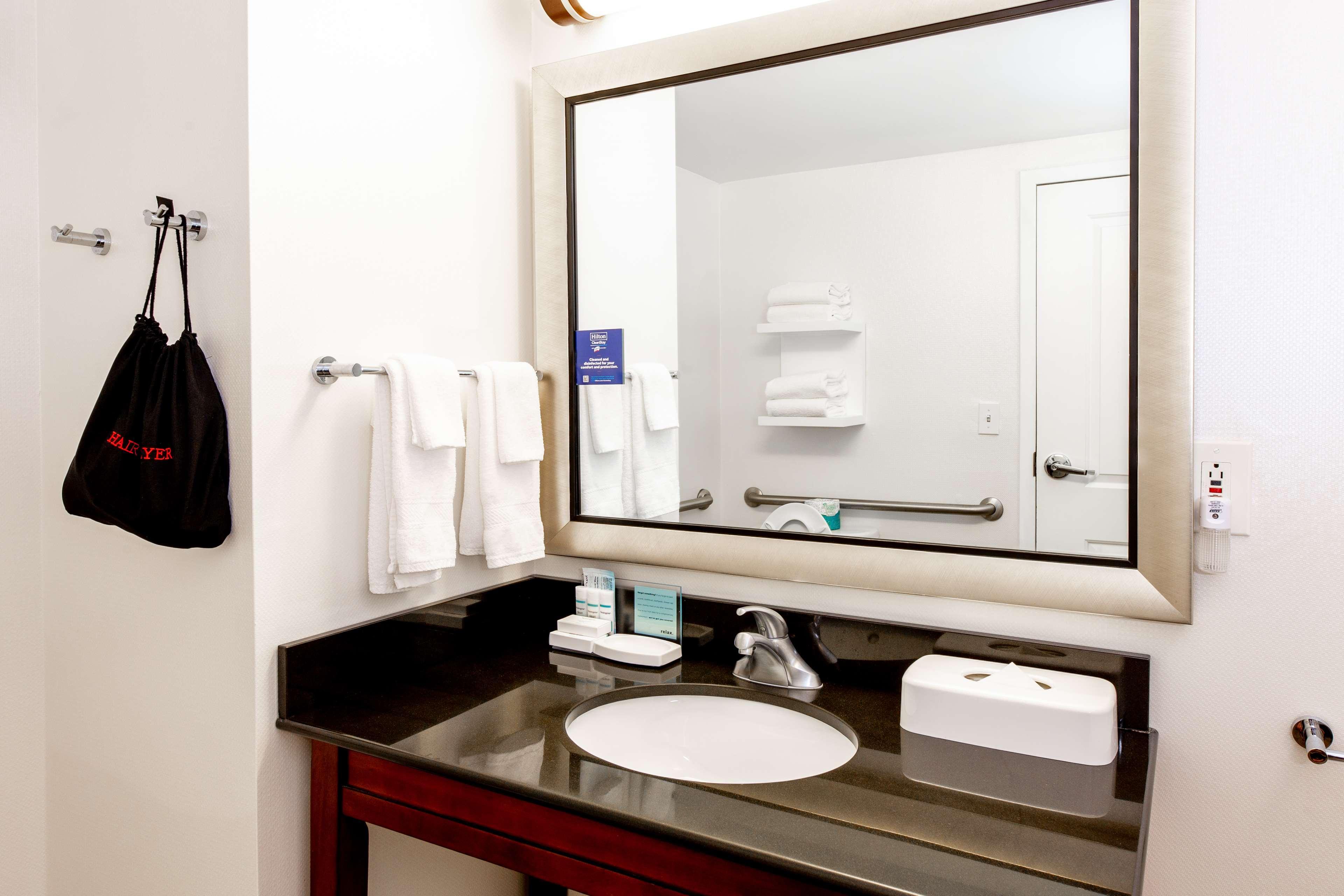 Hampton Inn & Suites Raleigh Cary Lenovo Center Luaran gambar