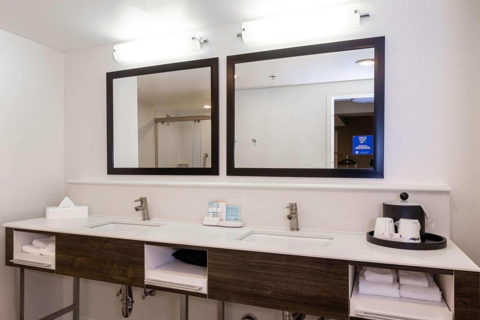 Hampton Inn & Suites Raleigh Cary Lenovo Center Luaran gambar
