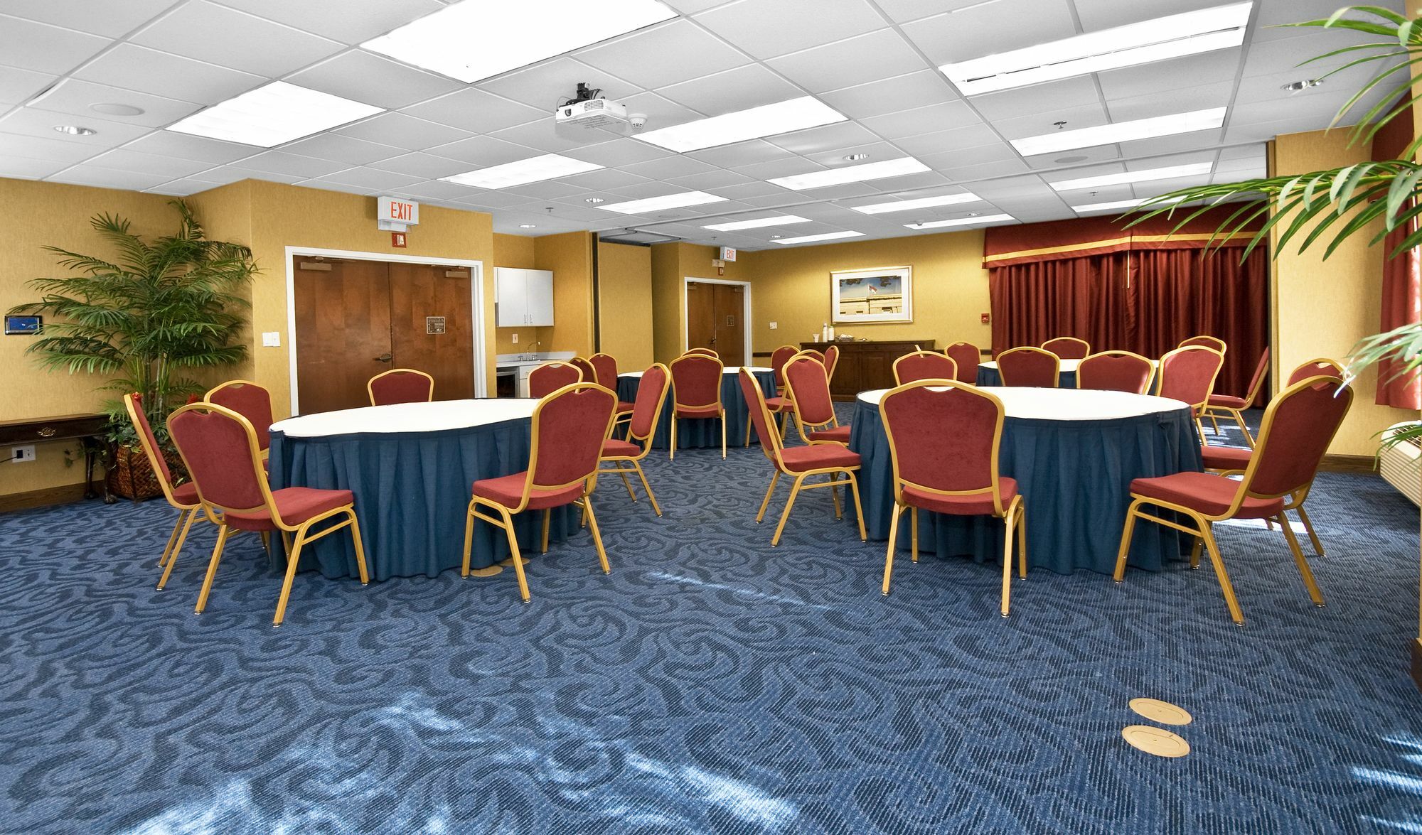 Hampton Inn & Suites Raleigh Cary Lenovo Center Perniagaan gambar